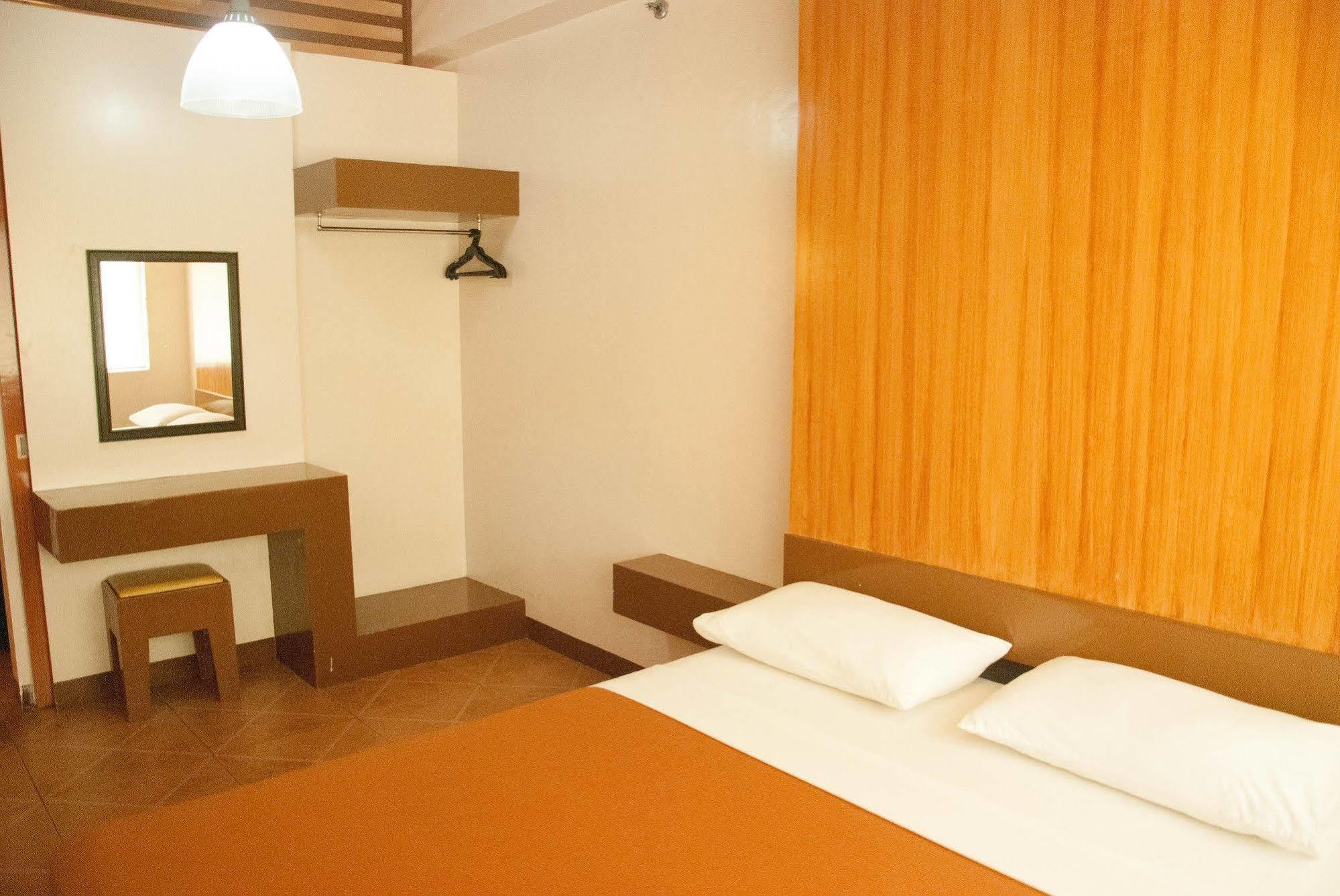 Zen Rooms Basic La Paz Макати Экстерьер фото
