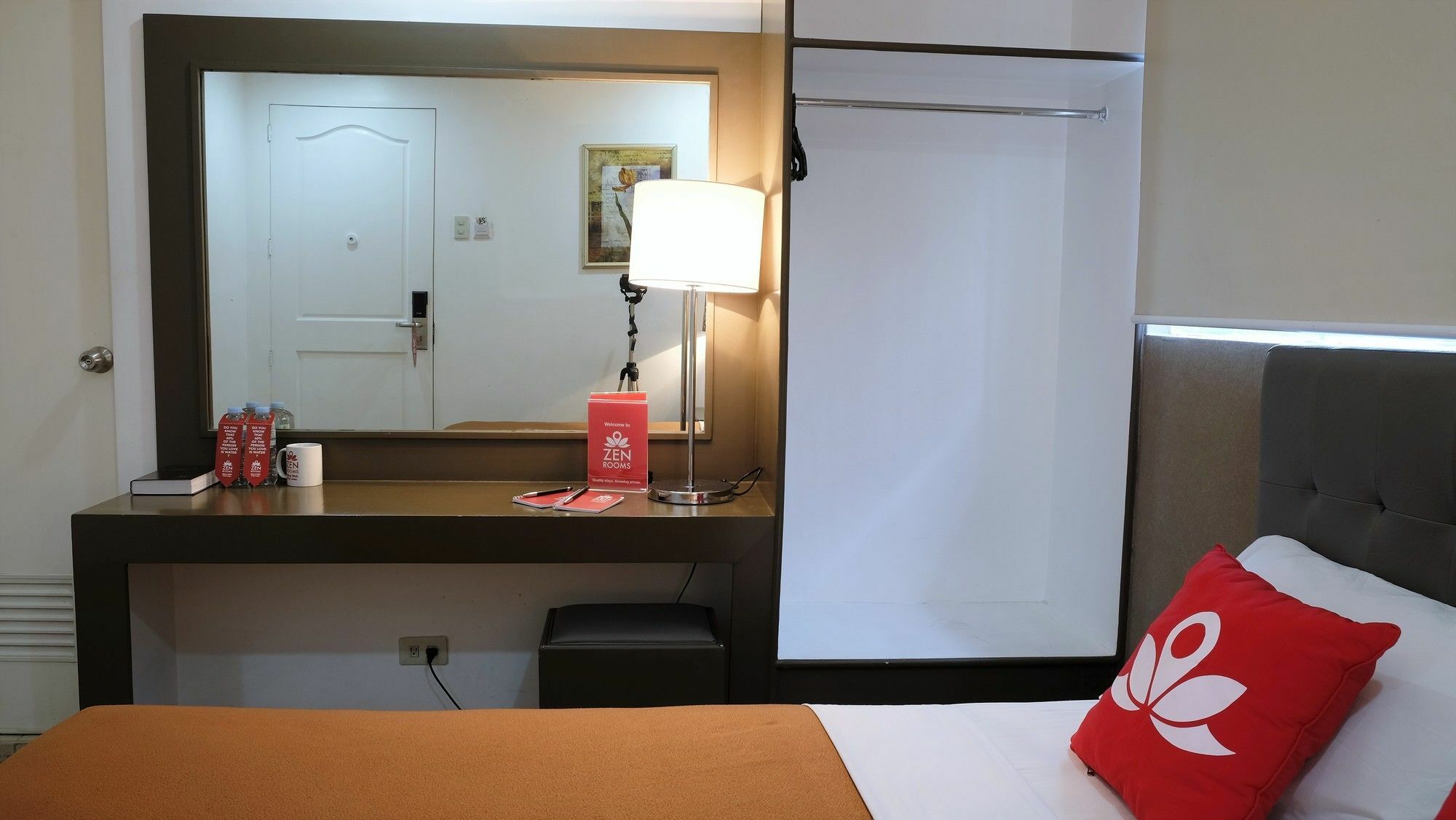 Zen Rooms Basic La Paz Макати Экстерьер фото